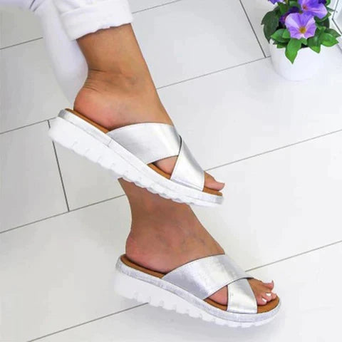 Sandales femme Celia, alliant élégance et confort avec soutien orthopédique, idéales pour le quotidien.