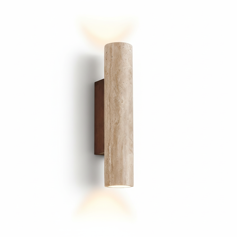 Élégante applique murale en travertin, source de lumière LED. Apporte une touche naturelle et moderne à votre intérieur.