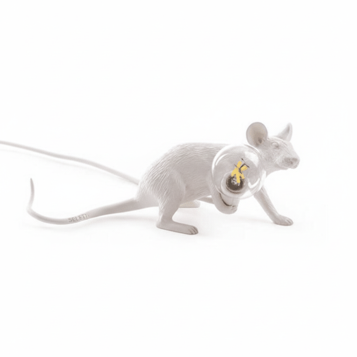 Lampe de table Doctor Mousey, design unique souris en résine. Éclairage LED, objet déco moderne, lumière de chevet.