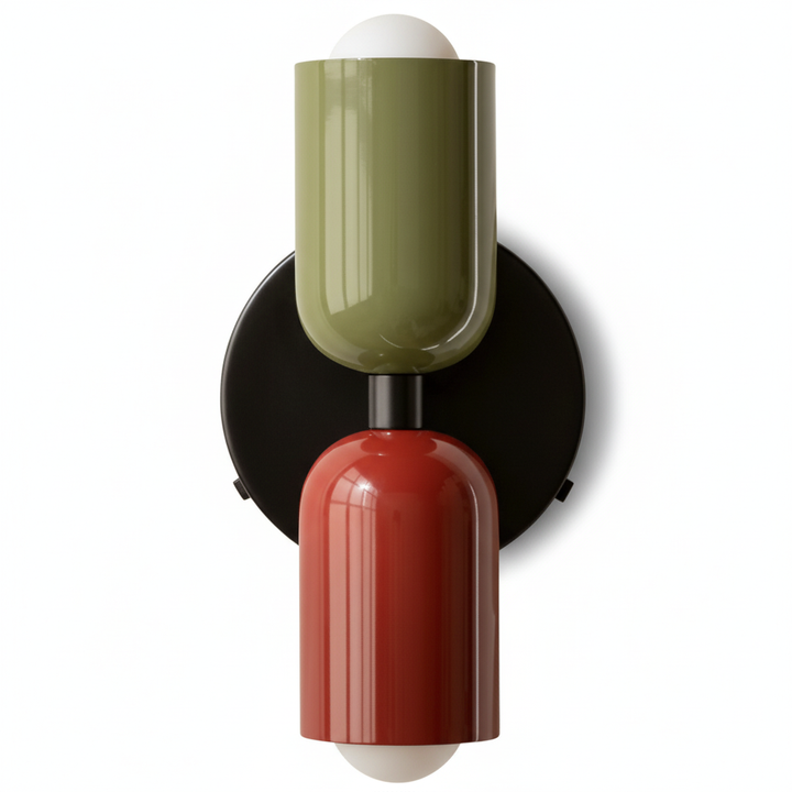 Élégante applique murale LED au design nordique, parfaite pour un éclairage d'appoint raffiné et moderne.