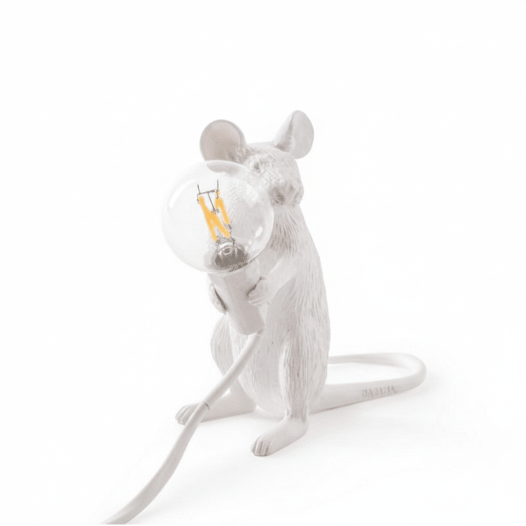 Lampe de table Doctor Mousey unique, souris décorative en résine. Éclairage LED design original pour votre intérieur.