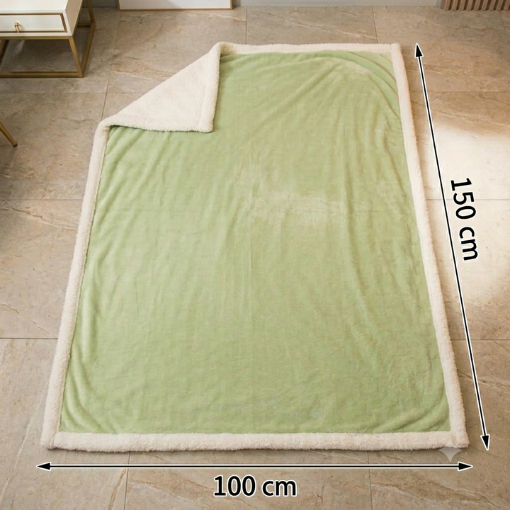 Housse de couette polaire réversible polyvalente, s'adapte à toute décoration et apporte douceur.