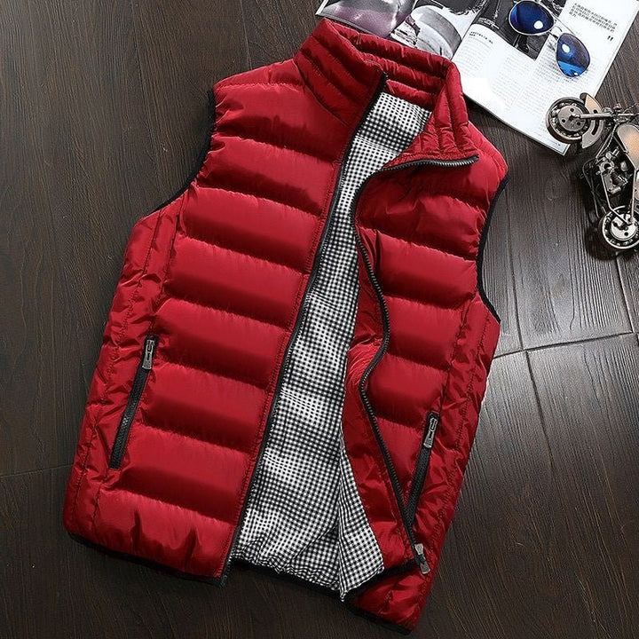 Gilet sportif sans manches homme, matelassé, résistant à l'eau. Idéal pour les aventures extérieures.