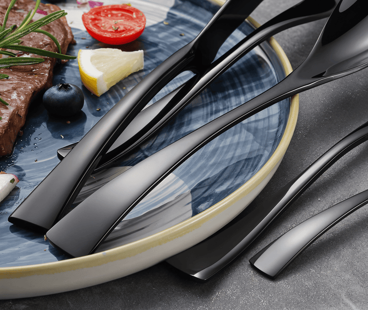 Art de la table sublimé avec ce set de 5 couverts au design moderne et élégant, idéal pour vos repas.