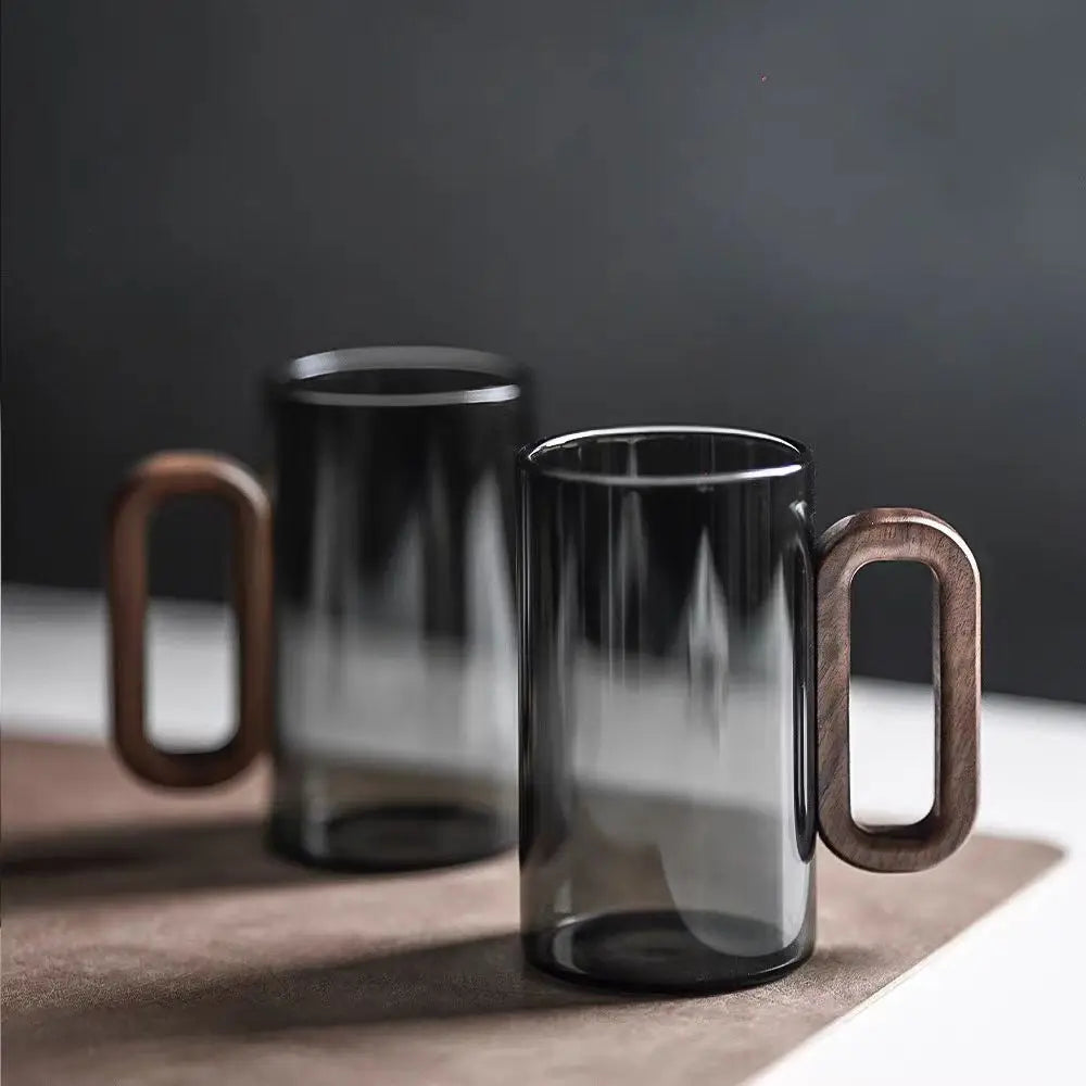 Verre isotherme GlassCraft 350ml en borosilicate, poignée bois. Idéal boissons chaudes/froides.