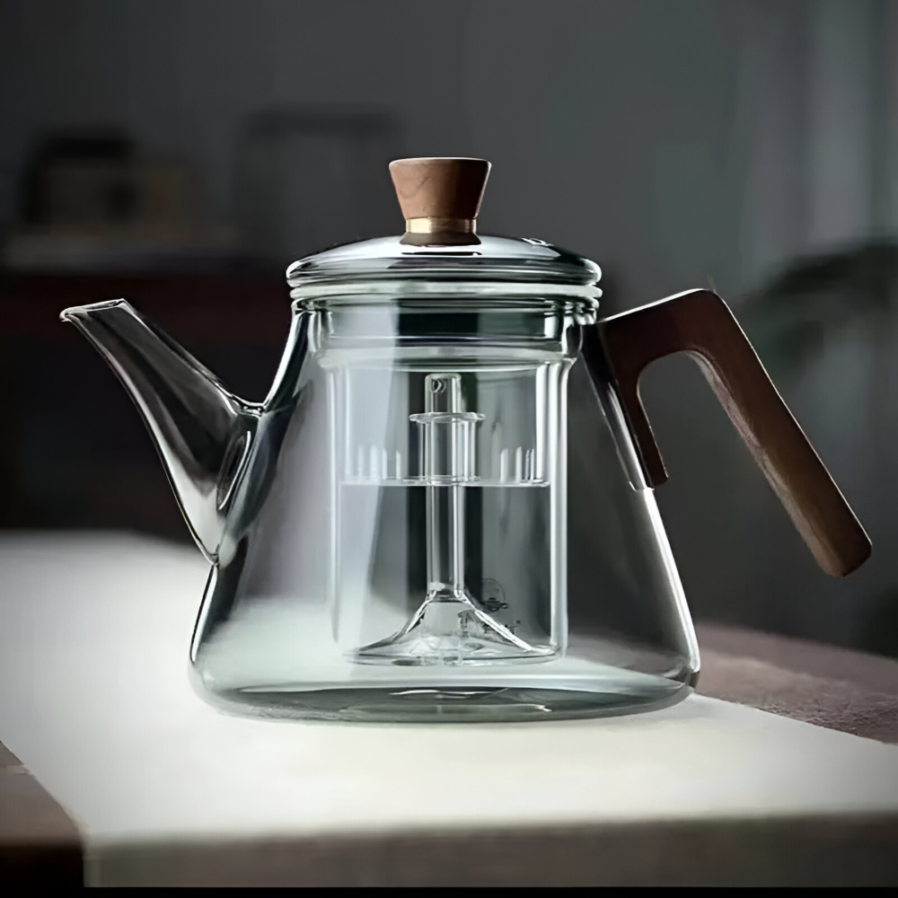 Accessoire de cuisine: théière en verre 900ml avec infuseur pour un thé et une tisane parfaits.