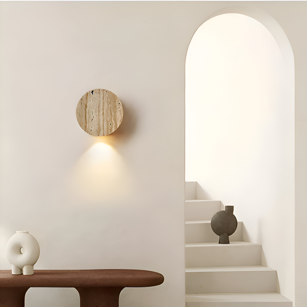 Applique murale LED ronde beige style Wabi Sabi. Décoration murale moderne pour salon et chambre.