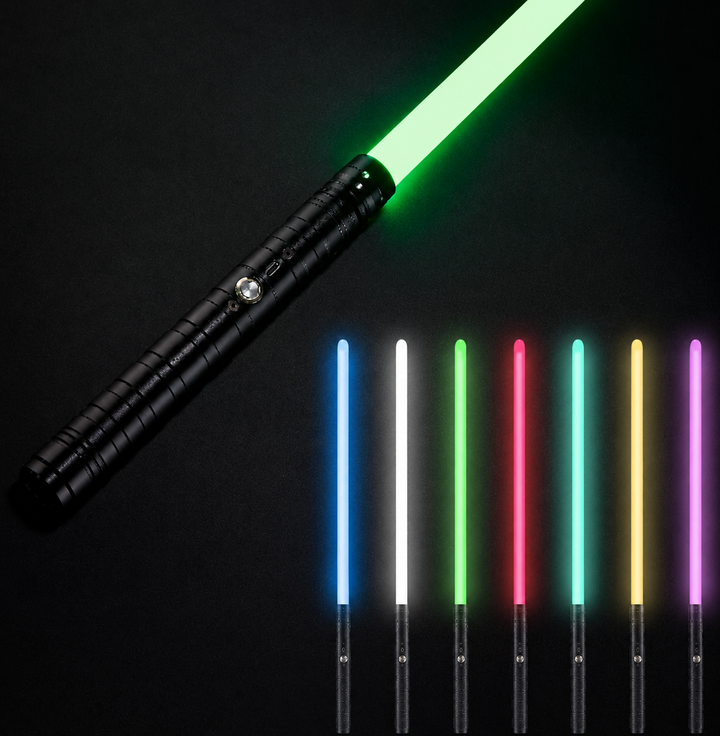 Épée lumineuse RGB puissante avec lame LED et effets sonores, idéale pour cosplay et jeu interactif.