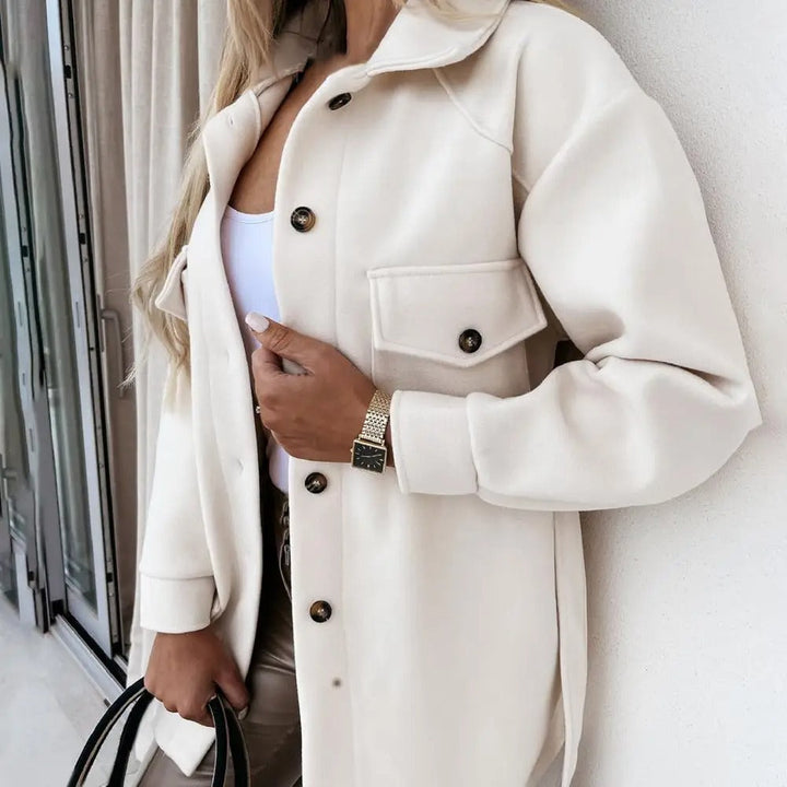 Veste femme Maria chic et décontractée pour le printemps, parfaite pour un look mode mi-saison.