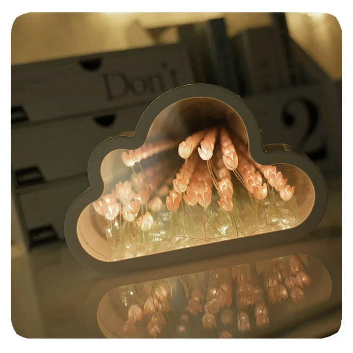 Lampe à poser tulipes LED miroir infini, décoration intérieure chic et lumineuse.