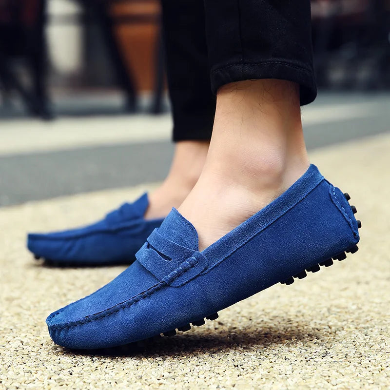 Mocassins SuaveStride pour hommes en daim bleu, style décontracté chic, confort optimal.