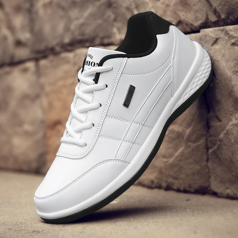 Chaussures confortables homme pour loisirs, décontractées de luxe avec semelle EVA souple.