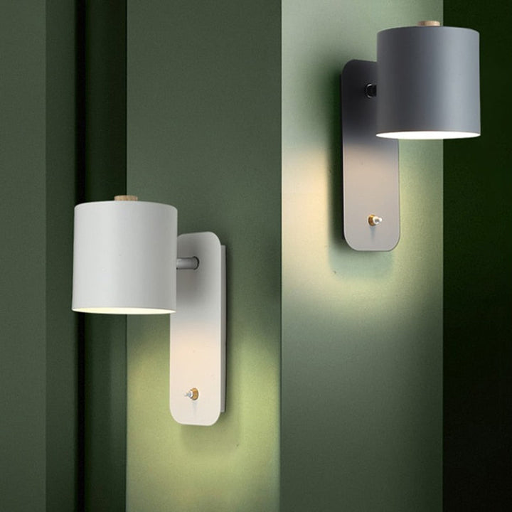 Lampe murale LED intérieure LuminaStyle, style contemporain, éclairage efficace et décoratif.