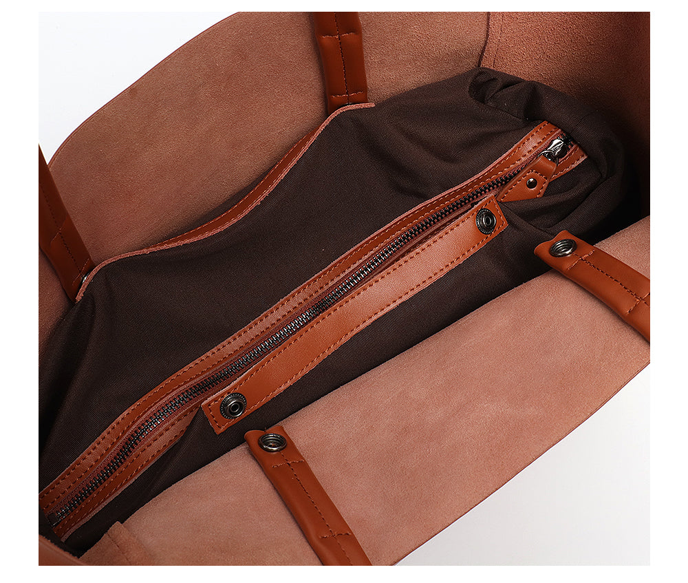 Grand sac cabas femme en cuir, parfait pour transporter vos essentiels avec élégance.