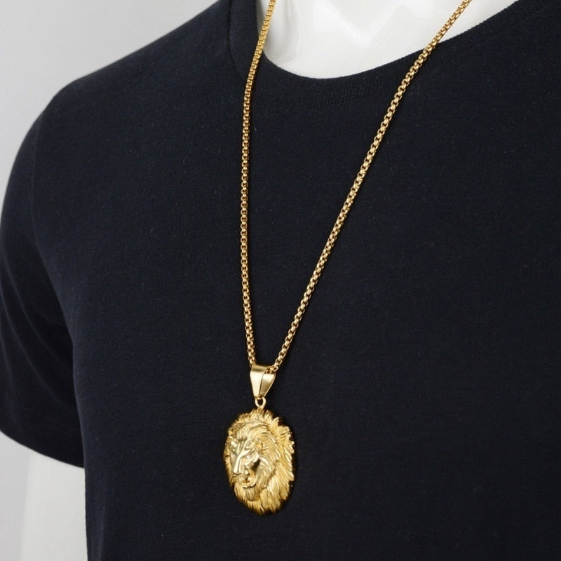 Collier femme, pendentif scintillant, bijou délicat, chaîne fine, élégant et moderne.