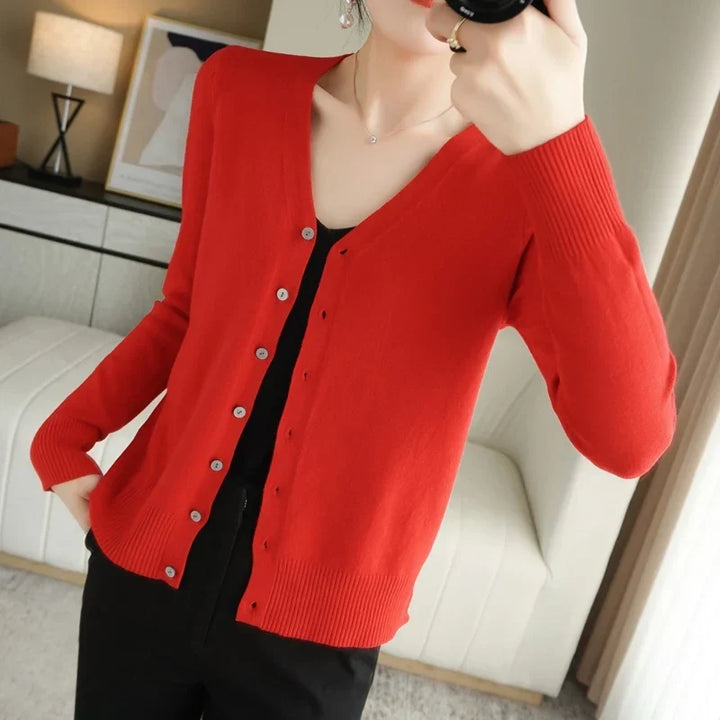 Cardigan Léa femme pour le quotidien. Pull tricoté confortable et élégant, mode décontractée polyvalente.
