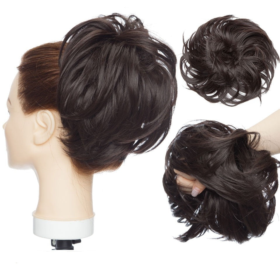 Extension de chignon élastique pour un style désordonné rapide et volumineux.