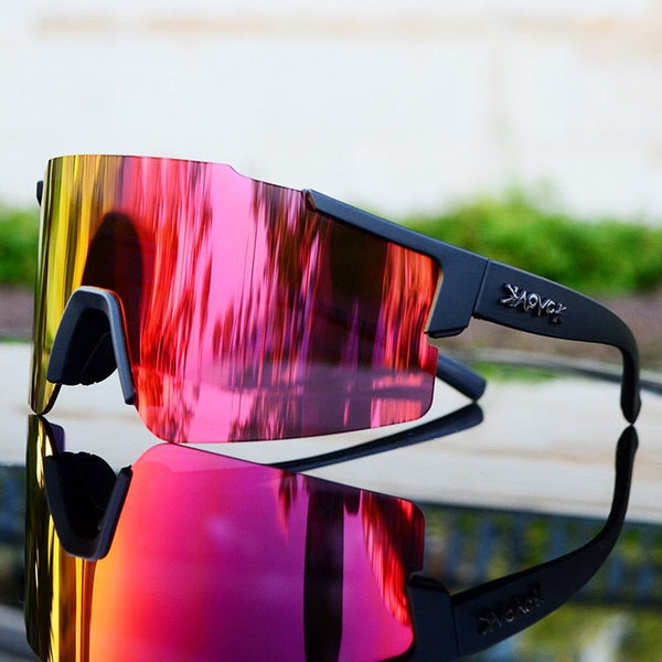 Lunettes de soleil pour cyclisme, course, offrant une protection UV et un style réfléchissant.