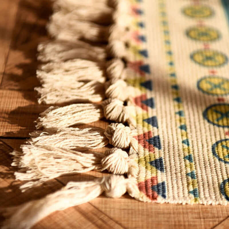 Tapis d'intérieur lavable, style bohème avec couleurs vibrantes, pour une ambiance chaleureuse.