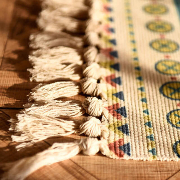 Tapis d'intérieur lavable, style bohème avec couleurs vibrantes, pour une ambiance chaleureuse.