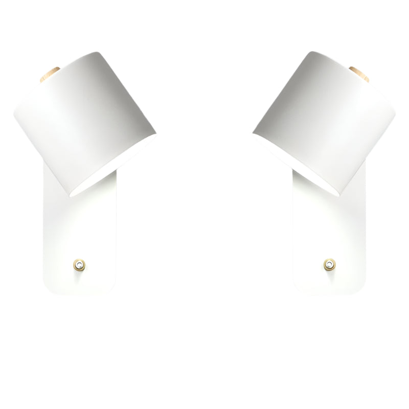 Applique murale LED LuminaStyle au design moderne, idéale pour décoration intérieure contemporaine, lumière douce.