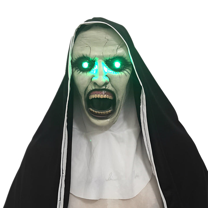 Masque latex réaliste pour un déguisement de vieil homme ou de grand-mère. Parfait pour Halloween.