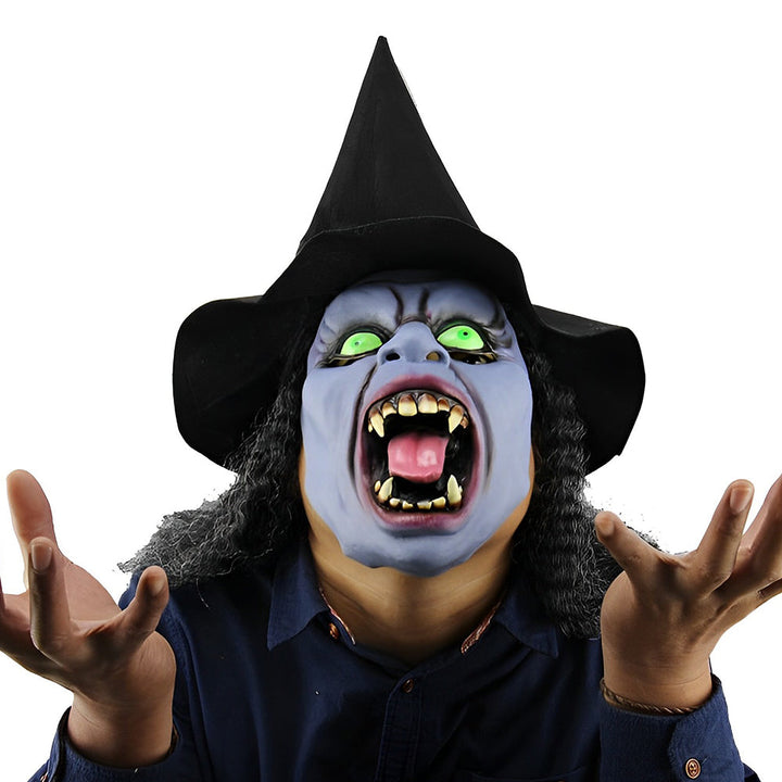 Masque réaliste en latex avec chevelure, idéal pour un déguisement d'Halloween ou de cosplay.