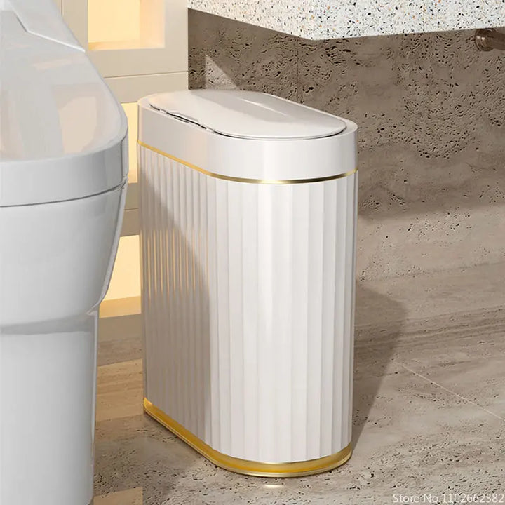 Poubelle automatique design moderne avec capteur, hygiénique pour bureau, cuisine ou salle de bain.