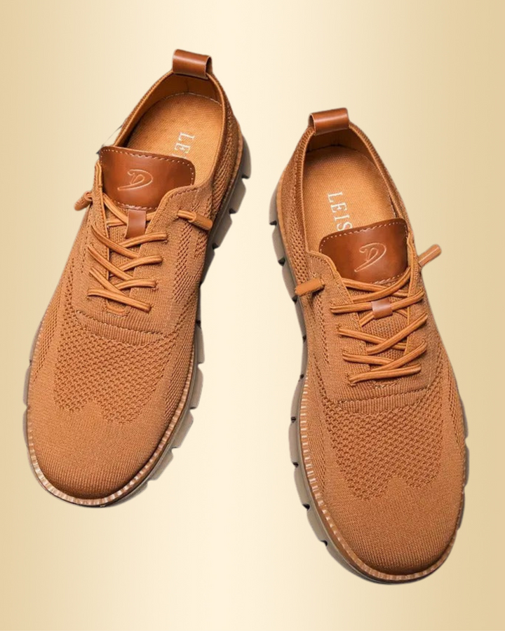Design moderne de chaussures orthopédiques confortables pour hommes, offrant soutien et durabilité aux pieds.