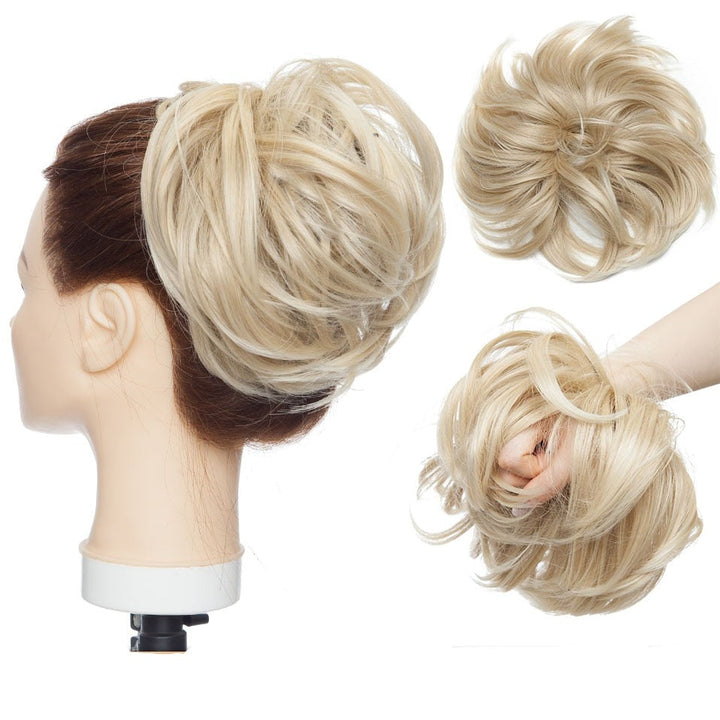 Chignon désordonné femme en synthétique, parfait pour ajouter du volume et du style.