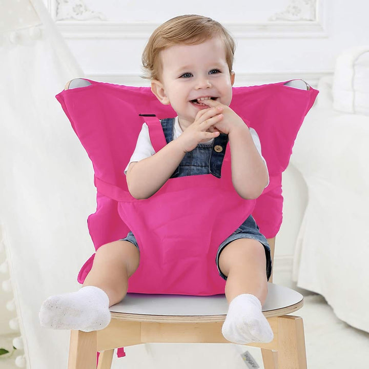 Chaise haute portable pour enfant, assure la sécurité et le confort pendant les repas.
