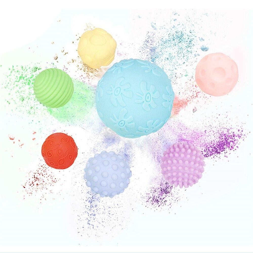 Ensemble de 6 balles sensorielles éducatives pour bébé, parfaites pour le premier âge et l'éveil des sens.