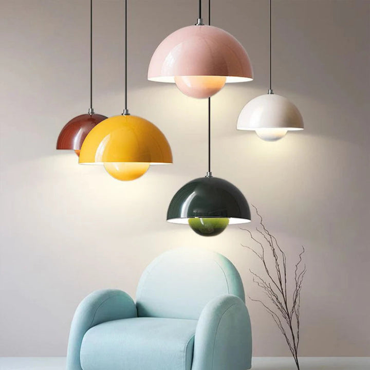 Éclairage design demi-dôme or rose, luxueux pour salon ou chambre. Luminaire LED.