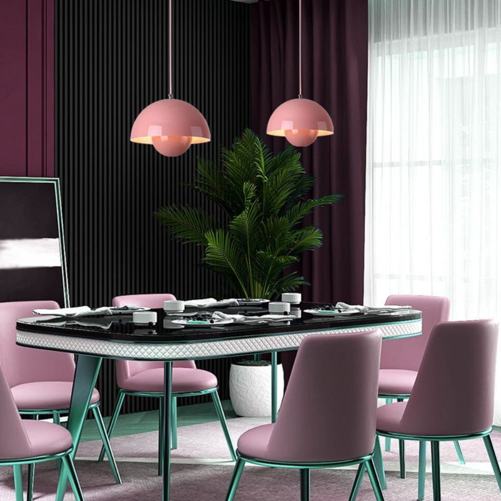 Suspension design LED demi-dôme. Éclairage efficace pour cuisine ouverte et moderne.