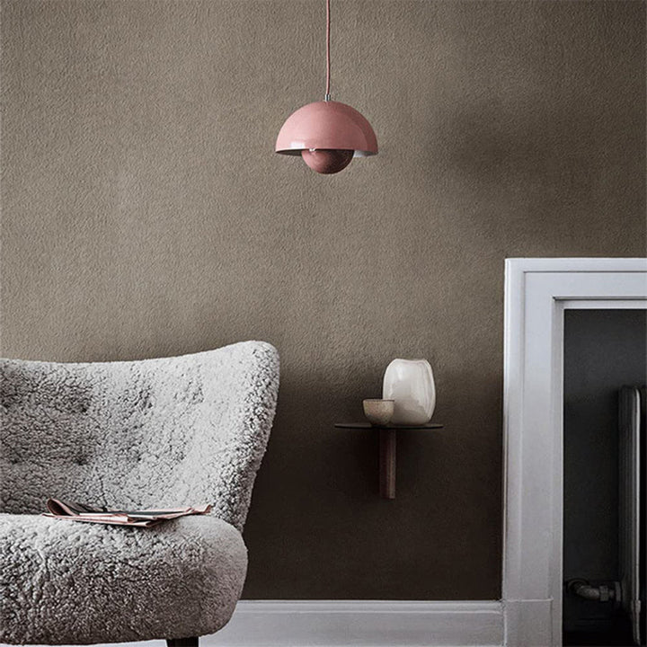 Luminaire suspendu demi-dôme blanc, pur et fonctionnel pour toute pièce design.