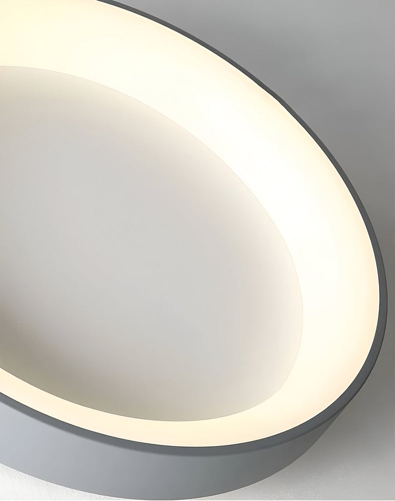 Plafonnier rond LED, style contemporain, idéal pour salle à manger.