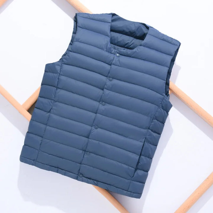Gilet homme décontracté et chaud, un essentiel pour affronter le froid en automne.