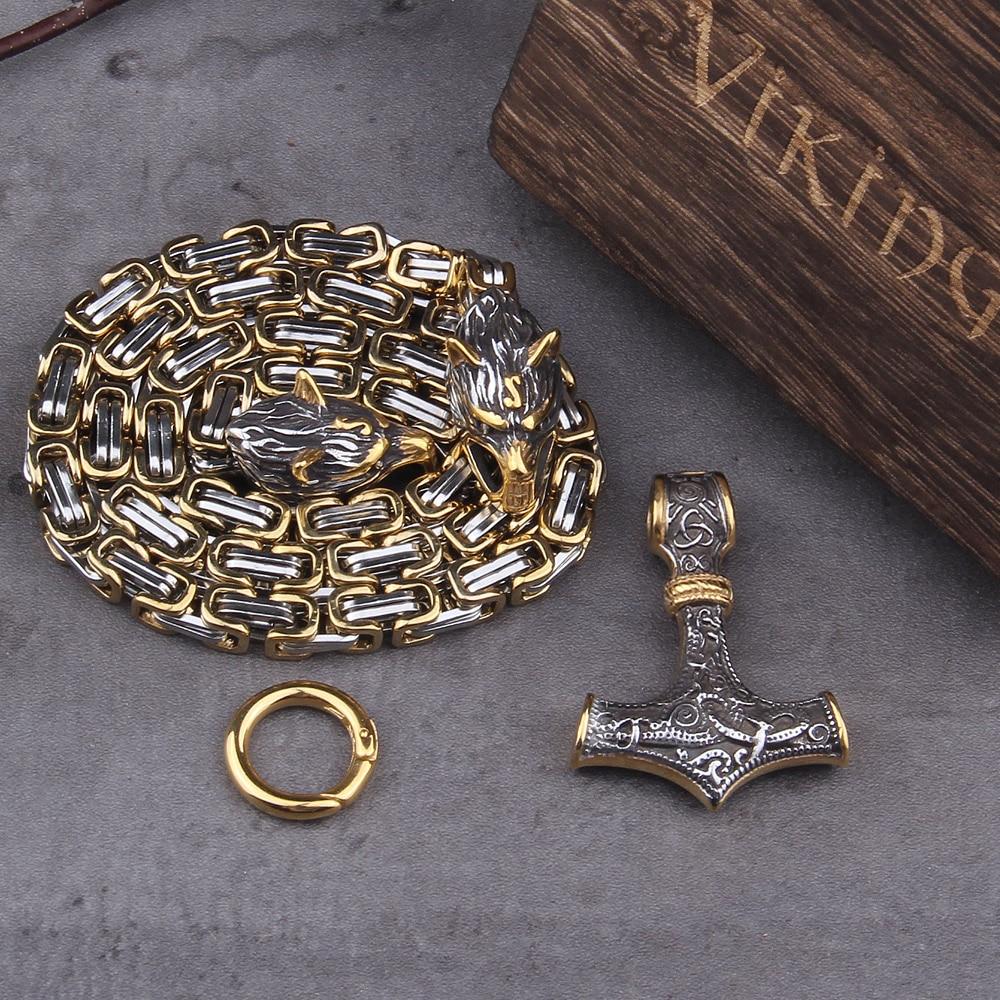 Pendentif loup nordique détaillé, collier viking en métal pour homme. Un bijou guerrier authentique.