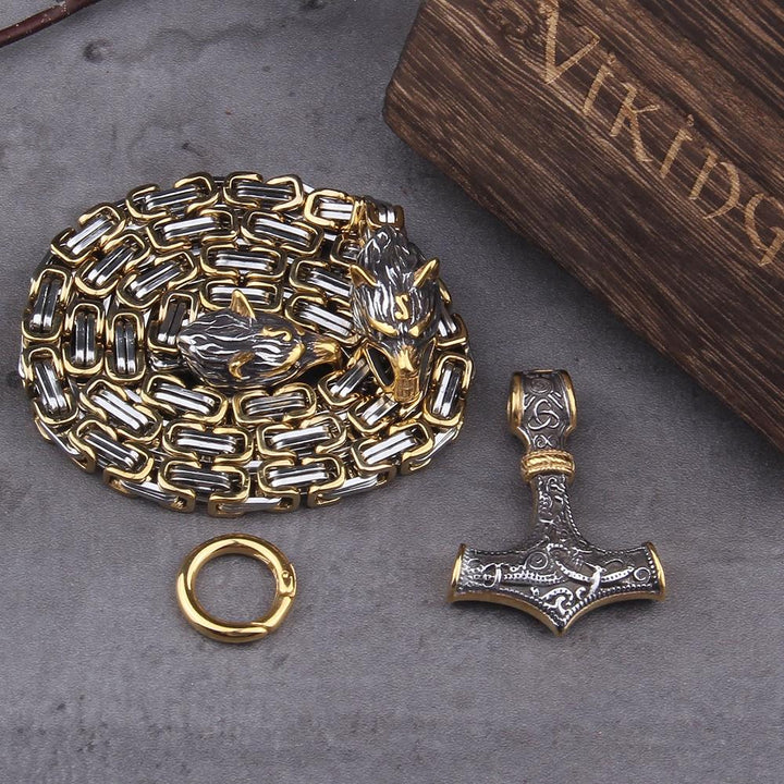 Pendentif loup nordique détaillé, collier viking en métal pour homme. Un bijou guerrier authentique.