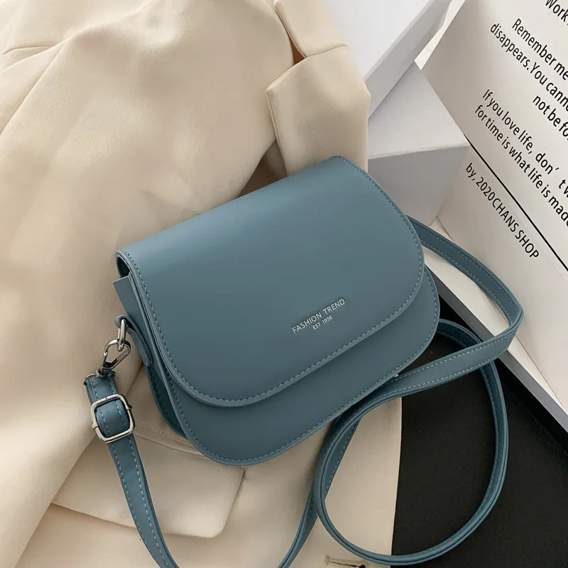 Sac ado chic et compact, idéal pour les sorties, avec bandoulière amovible, un cadeau tendance.