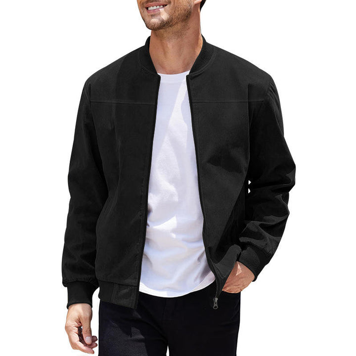 Tendance mode homme : cette veste bomber chic et moderne est idéale pour le printemps et l'automne.
