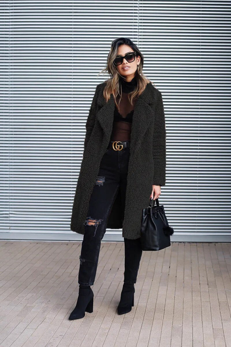 Manteau long femme ultra doux et chaud, élégant pour l'hiver. Votre compagnon idéal contre le froid.