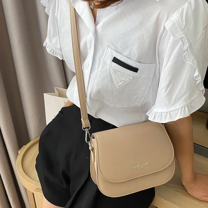 Cadeau idéal: petit sac à main élégant et compact pour fille, bandoulière réglable, toute occasion.