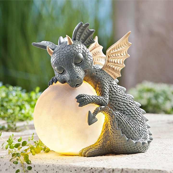 Créez une ambiance unique avec cette lampe de table dragon LED, parfaite pour le salon, la chambre ou comme veilleuse.