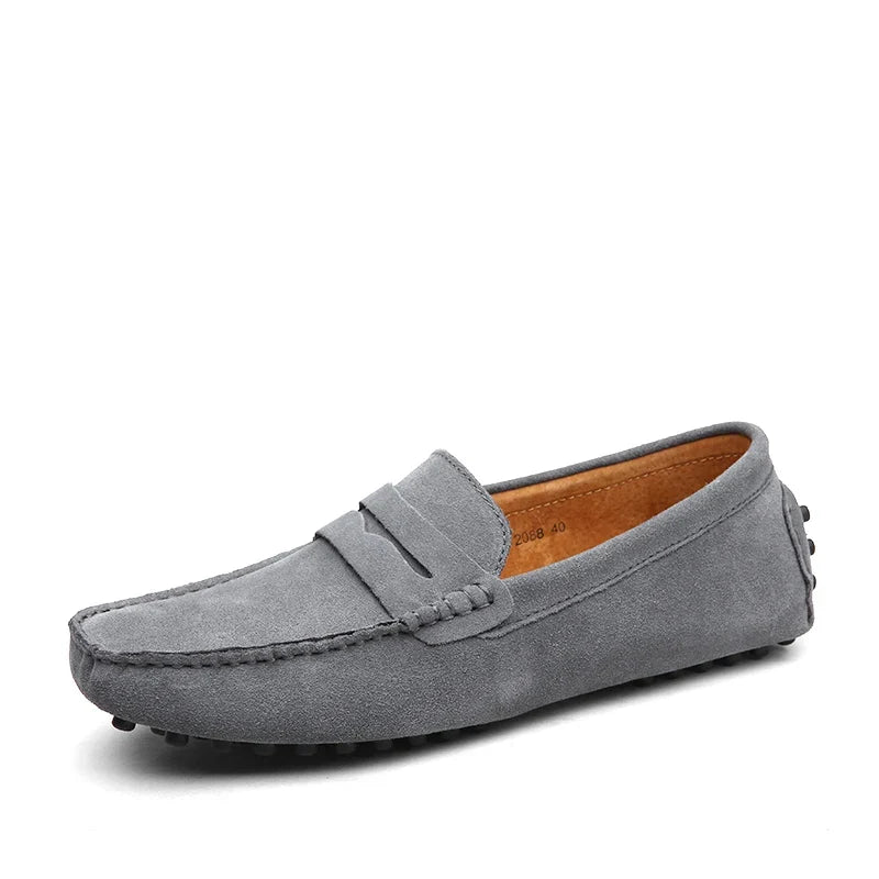 Mocassins homme SuaveStride bleus foncés en daim, idéal pour un look formel ou décontracté.