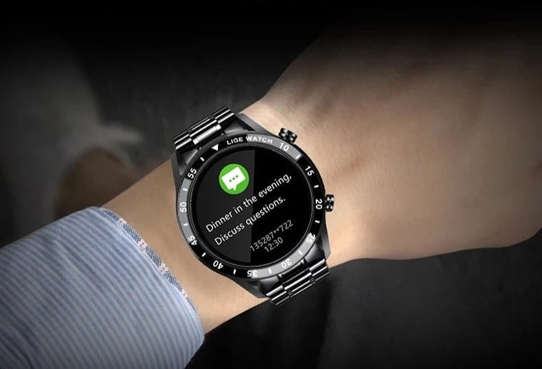 Montre connectée 4G pour hommes et femmes, design moderne, cadran personnalisable pour tous les styles.
