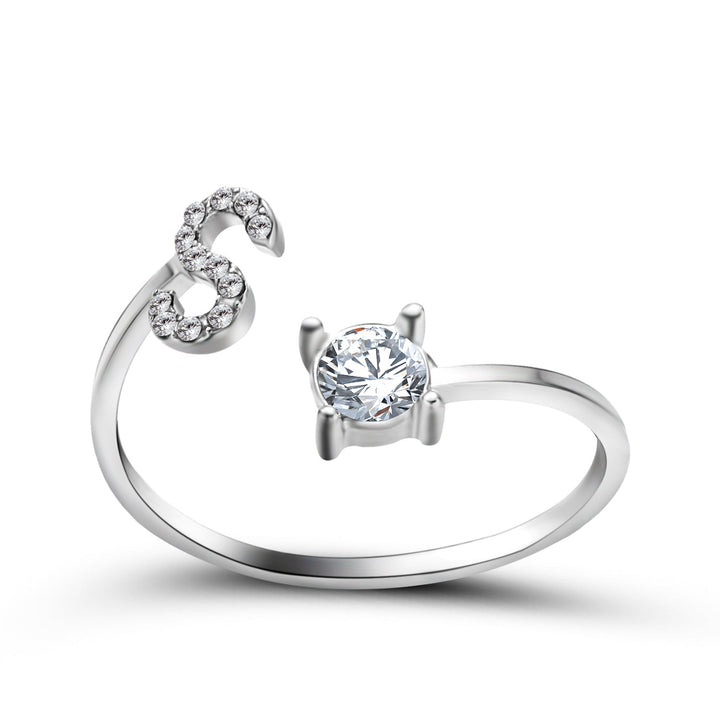 Bague femme réglable, initiale en or, bijou élégant et chic.