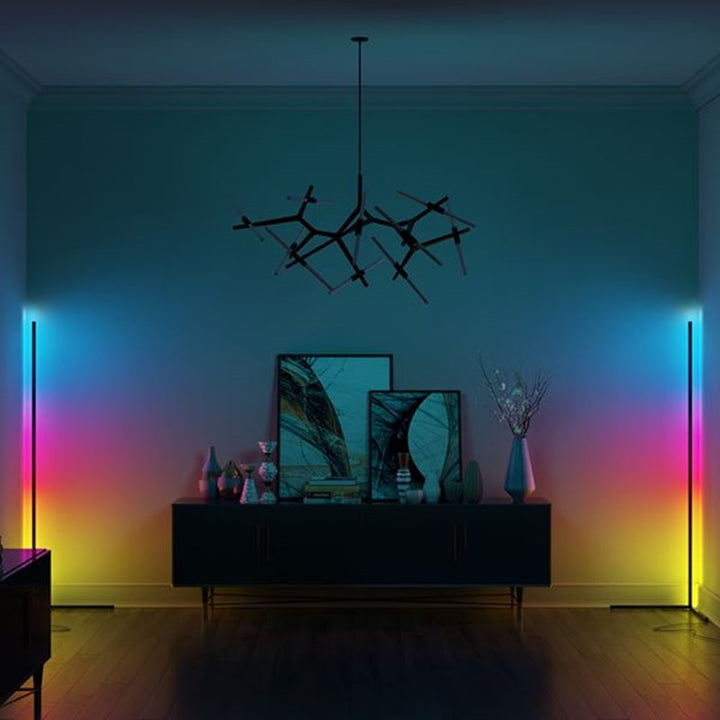 Éclairage d'angle LED dimmable, lampe minimaliste pour ambiance salon ou chambre.