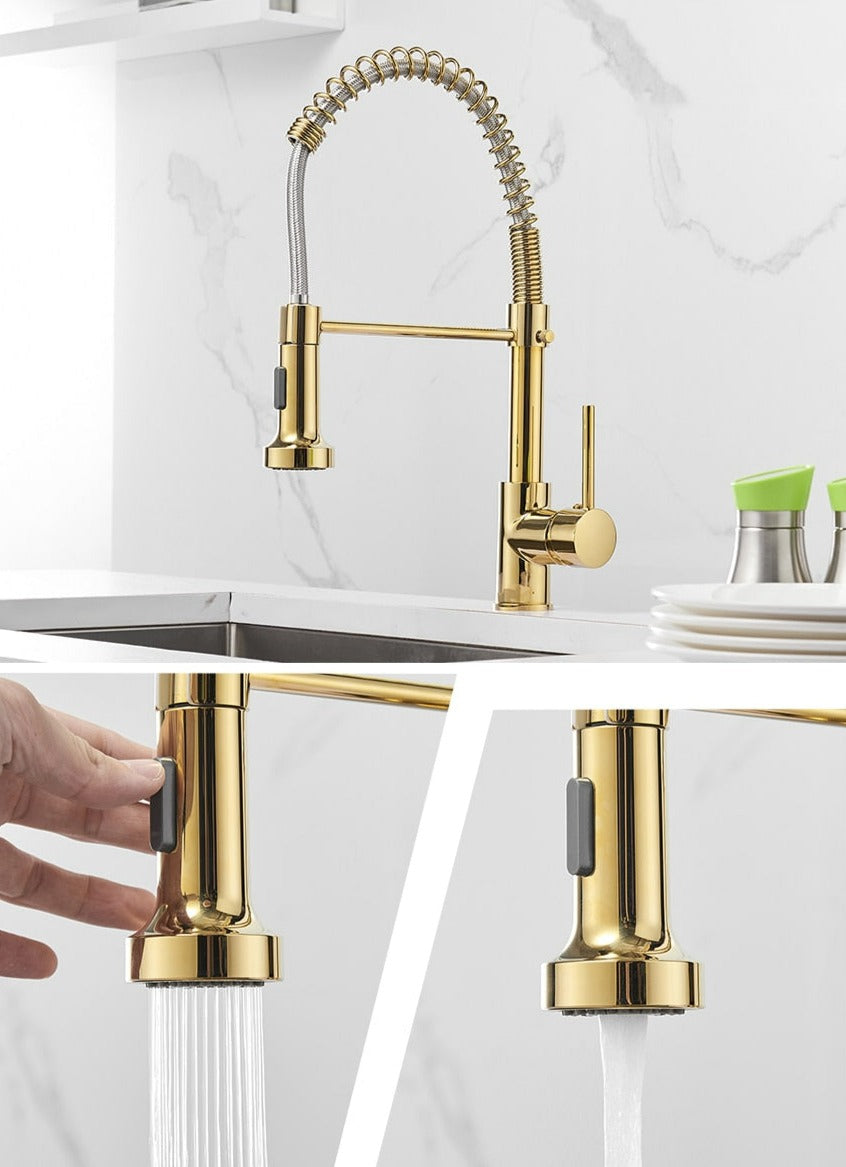 Robinet de cuisine design or brossé avec douchette extensible intégrée.