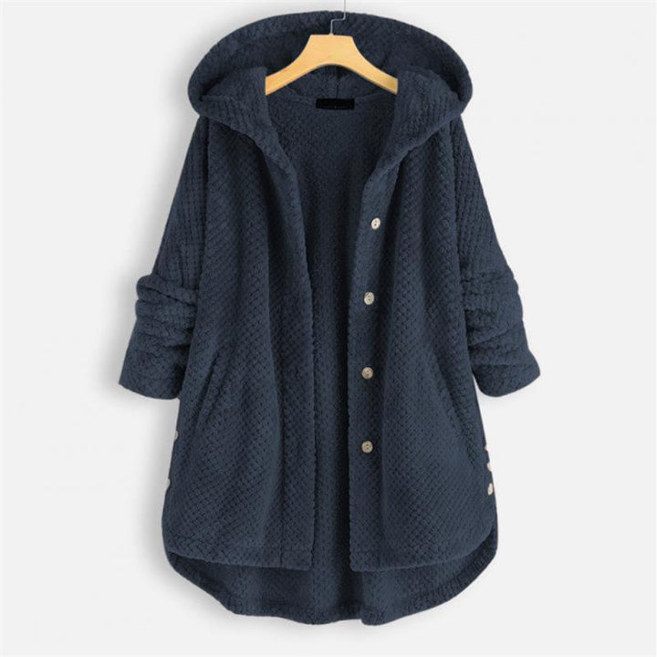 Veste FleeceFinesse à capuche pour femme, douce et confortable, parfaite pour un style polyvalent en toutes saisons.